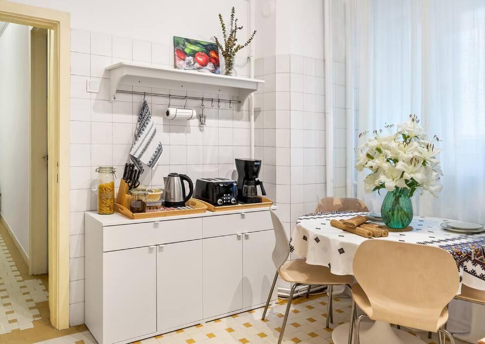 Ultra-Central University Square Apartament Apartament Bukareszt Zewnętrze zdjęcie
