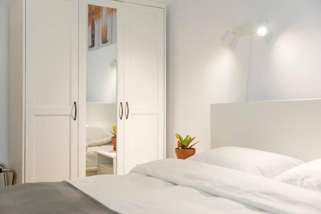 Ultra-Central University Square Apartament Apartament Bukareszt Zewnętrze zdjęcie
