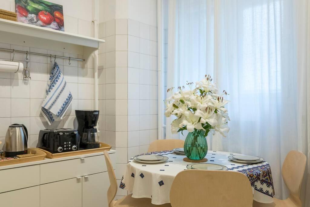 Ultra-Central University Square Apartament Apartament Bukareszt Zewnętrze zdjęcie